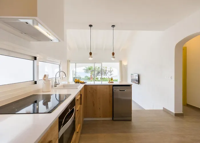 Etnia Villa Binissafuller